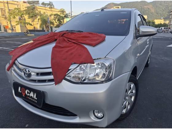 TOYOTA ETIOS 1.5 XS SEDAN 16V FLEX 4P AUTOMÁTICO TOYOTA ETIOS 1.5 XS SEDAN 16V FLEX 4P AUTOMÁTICO